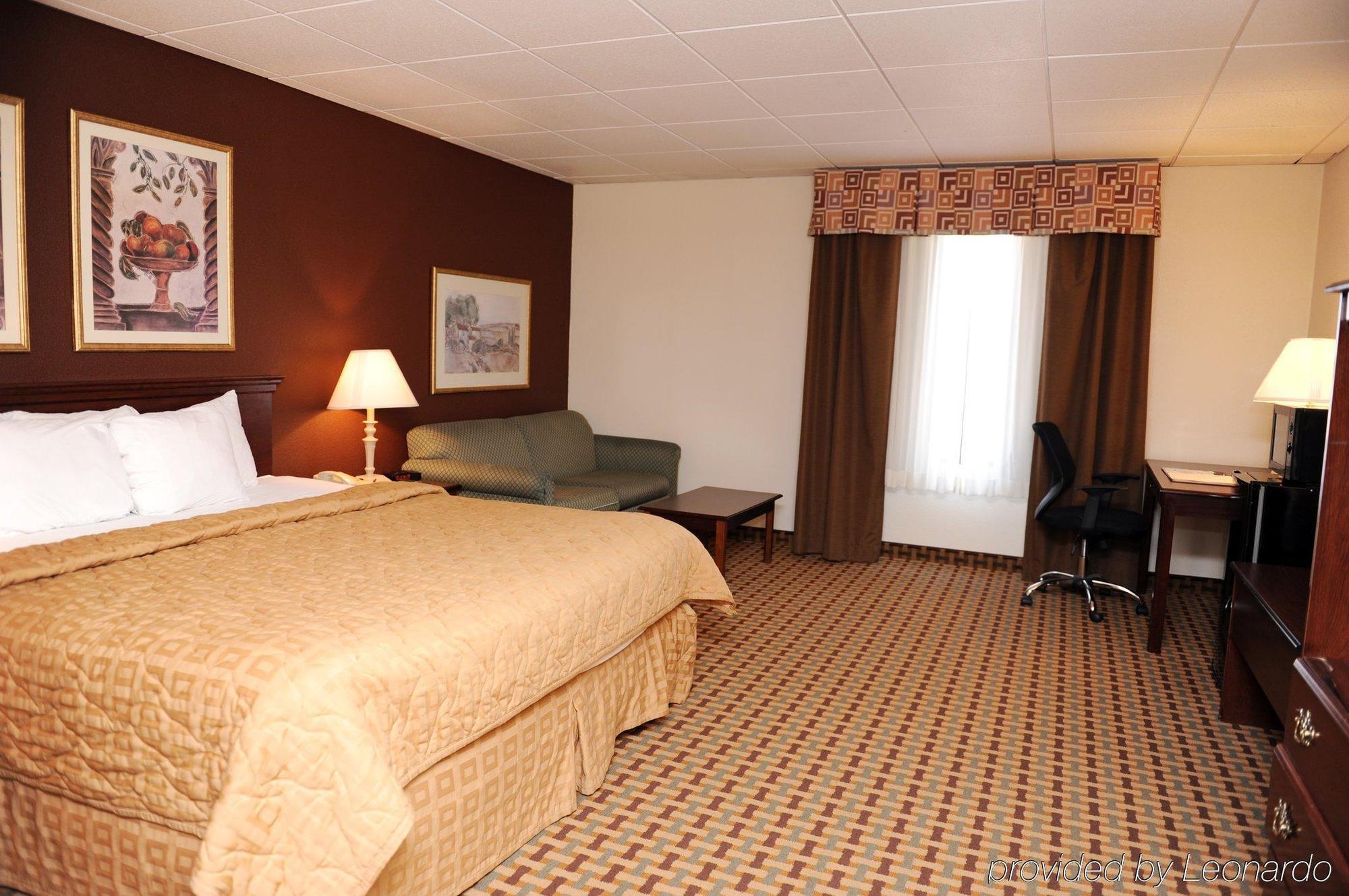 Quality Inn And Suites Conference Center 里士满 客房 照片