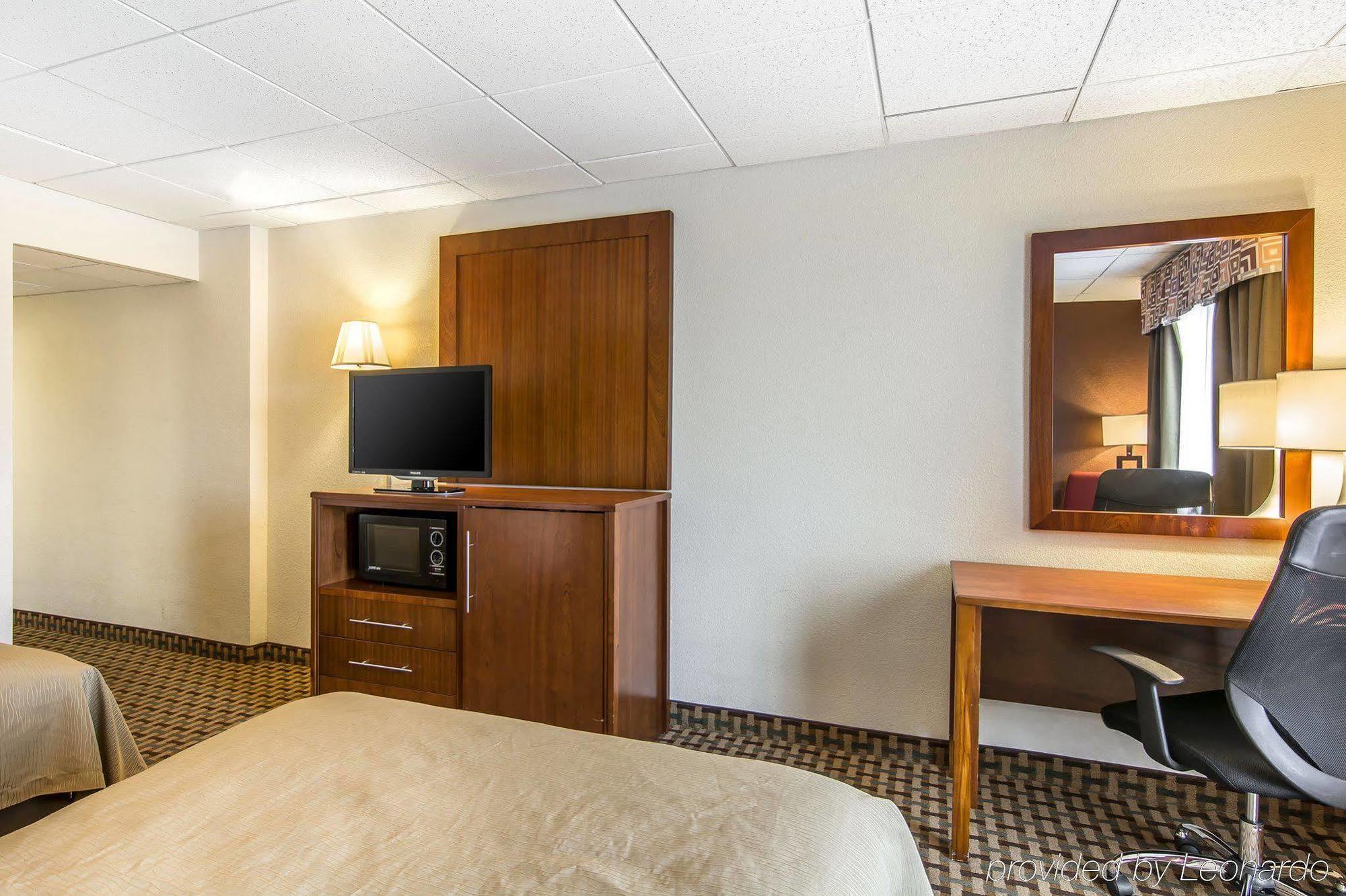 Quality Inn And Suites Conference Center 里士满 外观 照片