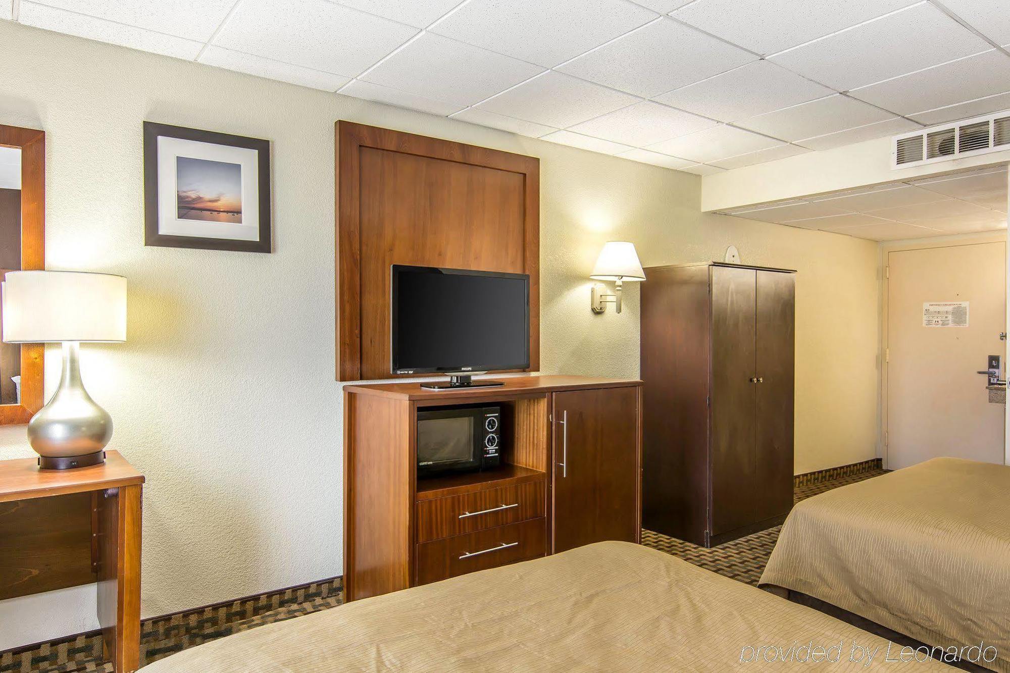 Quality Inn And Suites Conference Center 里士满 外观 照片
