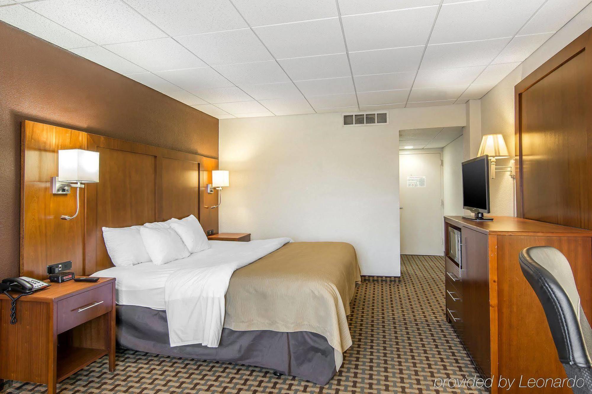 Quality Inn And Suites Conference Center 里士满 外观 照片